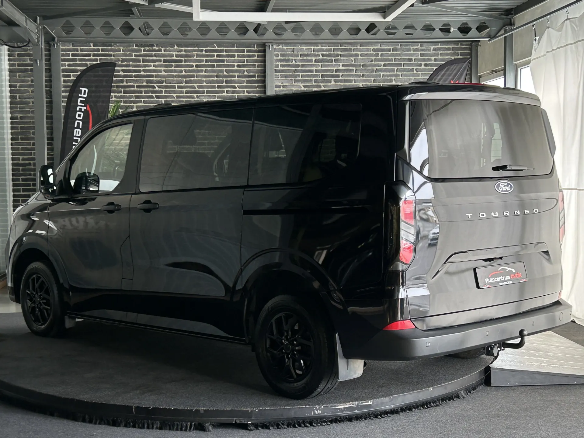 Ford Tourneo Custom 2.0 TDCi EcoBlue Family L1